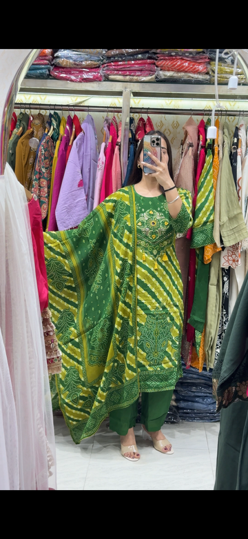 Teej Outfit, Bandhani special